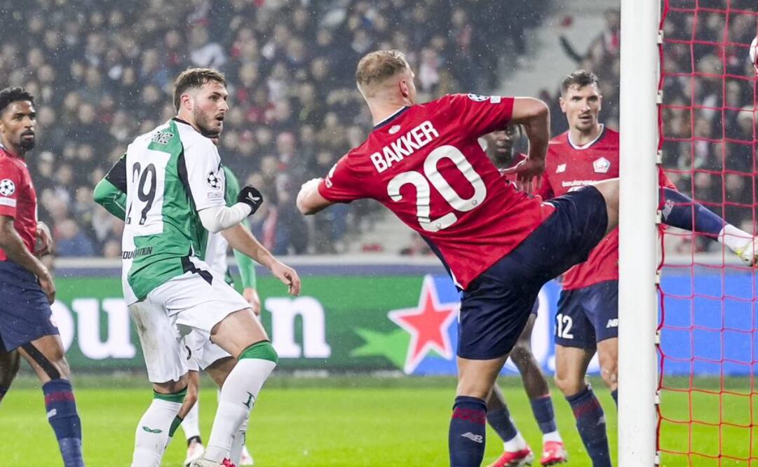 El sueño de calificar directo se desvaneció para el Feyenoord con tres autogoles. Foto: @Feyenoord