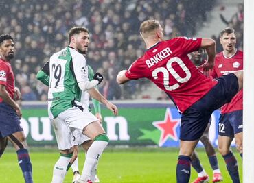 Feyenoord de Santiago Giménez recibe una contundente goleada por el Lille