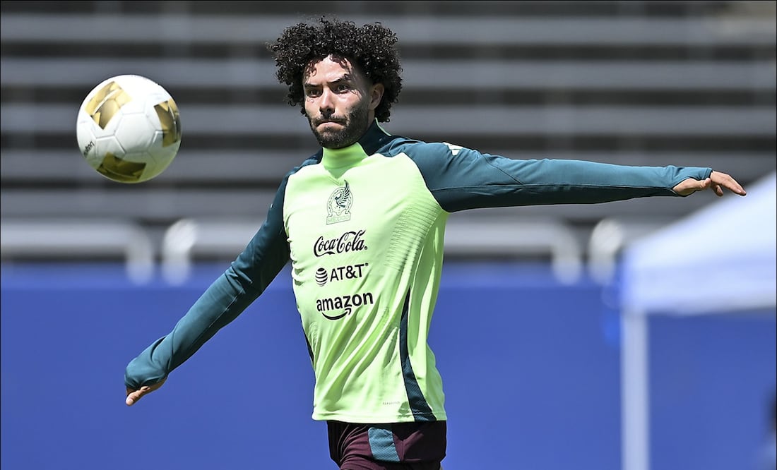 César Huerta, durante un entrenamiento con la Selección Mexicana. FOTO: Imago7