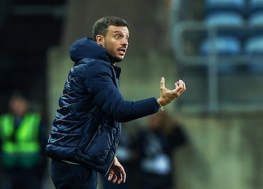 Cruz Azul rompe el silencio; confirma acuerdo y le pone fecha a Porto para pagar por Martín Anselmi