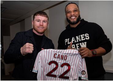 ‘Canelo’ posó con el jersey de los Diablos Rojos del México; Canó se lo llevó hasta Nueva York