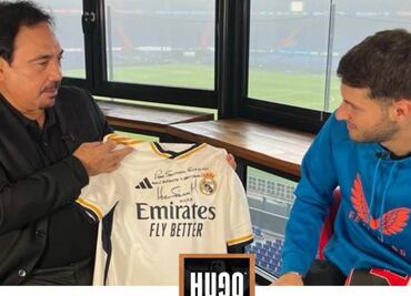 ¿Será una premonición? Hugo Sánchez le regaló una playera del Real Madrid a Santiago Giménez