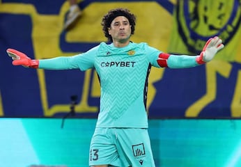 Guillermo Ochoa se lució con espectacular atajada en la victoria del AEL Limassol