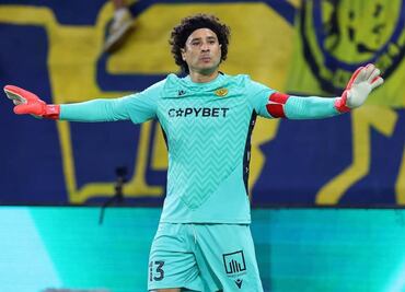 Guillermo Ochoa se lució con espectacular atajada en la victoria del AEL Limassol