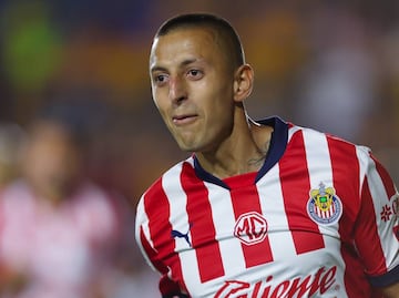 Roberto Piojo Alvarado es pretendido por un equipo en Sudamérica ¿Su futuro está en Brasil?