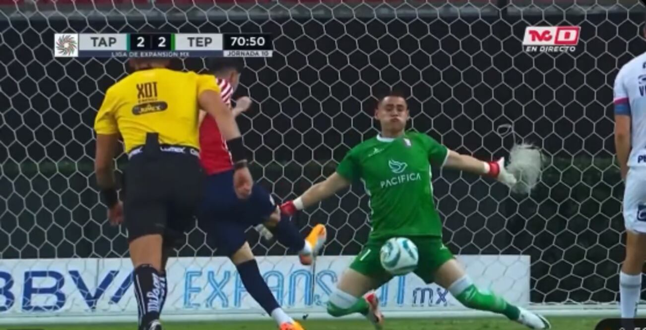 El impactante y doloroso golpe al portero del Tepatitlán / Foto: Especiales