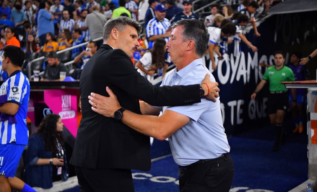 Fernando Ortiz y Robert Dante Siboldi durante el Clausura 2024 - Foto: Imago7