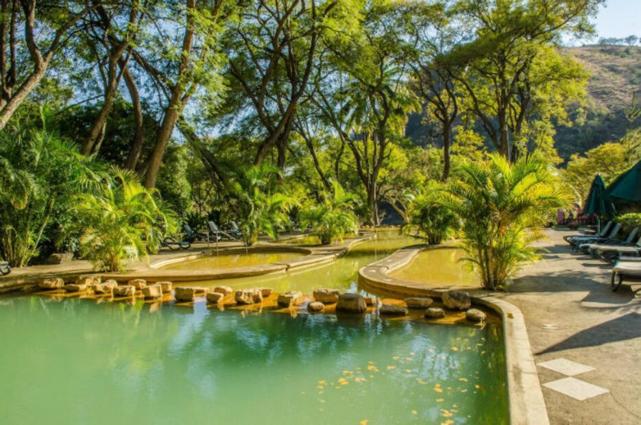 Relájate en estos 6 hoteles con aguas termales
