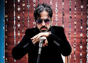 Mosy se reinventa en la música con “El Conde y las Crónicas del Pop”