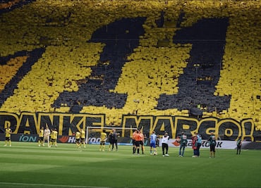 La afición del Borussia Dortmund y su impresionante mosaico para despedir a Marco Reus