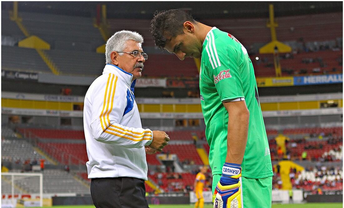 Ricardo 'Tuca' Ferretti y Nahuel Guzmán en el Estadio Jalisco / FOTO: Imago7