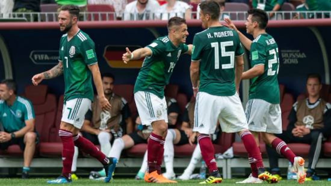 Chicharito y Chucky Lozano festejan el gol contra Alemania en Rusia 2018. Foto: Imago7