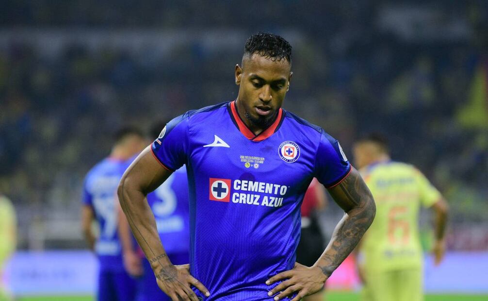 El colombiano le deseó éxito al Brujo Antuna. Foto: Imago7.