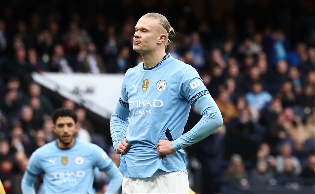 Erling Haaland se prepara para cobrar un penalti en un partido con el Manchester City. FOTO: EFE
