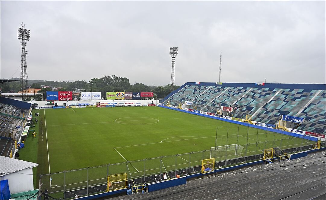 ¿Se suspenderá? Honduras está bajo una fuerte lluvia que podría afectar a la Selección Mexicana / FOTO: Imago7