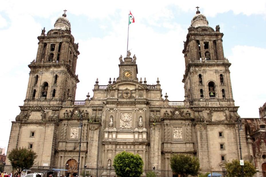 10 construcciones con el estilo de Manuel Tolsá en México