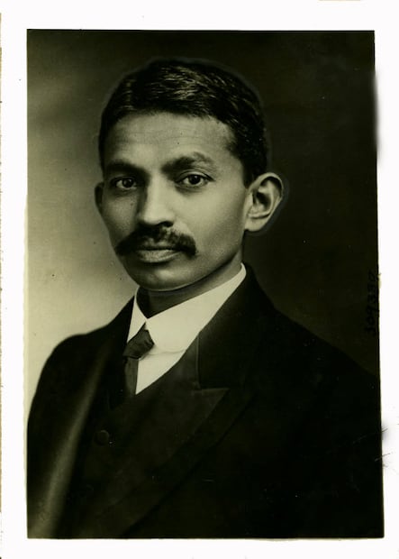 Las 10 mejores frases de Mahatma Gandhi sobre su filosofía 