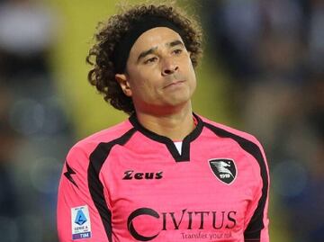 Guillermo Ochoa está a punto de convertirse en el primer portero mexicano que recibe mil goles