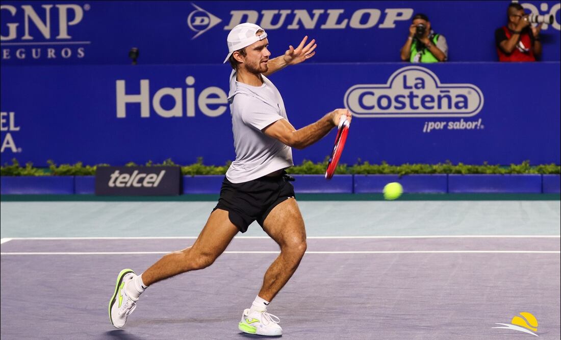 Tomas Machac se convirtió en el campeón del Abierto Mexicano de Tenis 2025. FOTO: @AbiertoTelcel