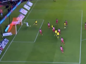 América anotó el primer gol ante el Toluca y se los anularon de manera polémica