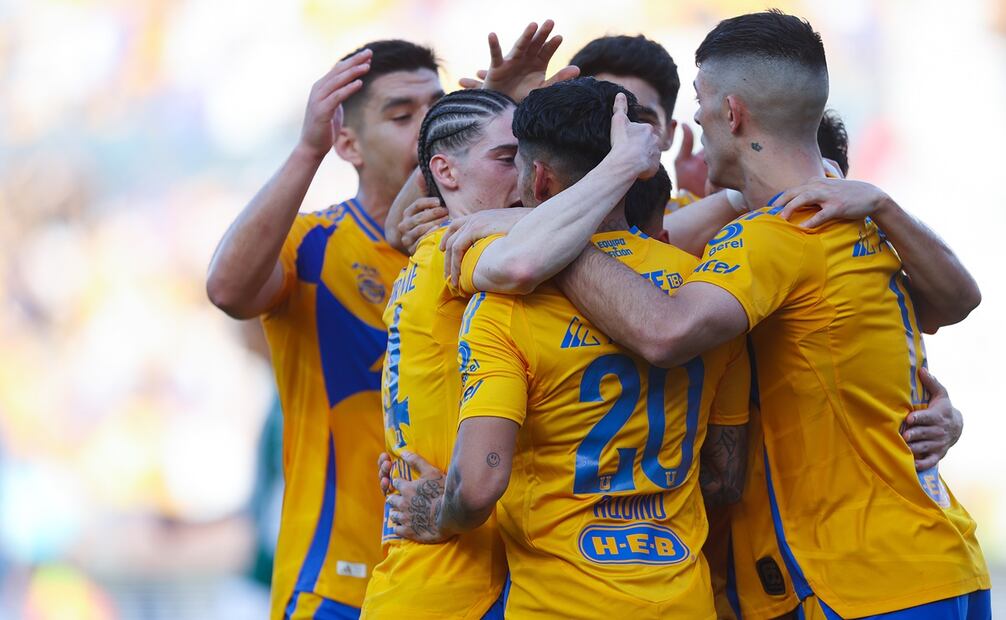 Tigres en festejo de gol, durante la goleada que le propinaron a Santos Laguna en la Jornada 12 del Clausura 2025 - Foto: Imago7
