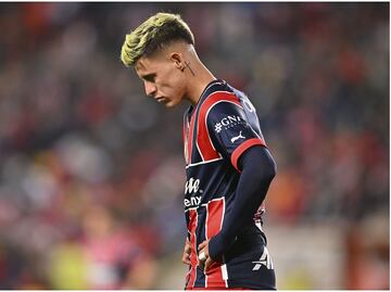 Chivas sacó el cuchillo y ya negocia con 'Chicote' Calderón la rescisión de contrato