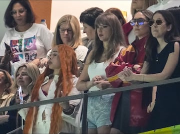 Taylor Swift recibe una ola de abucheos de parte de la afición durante el Super Bowl LIX