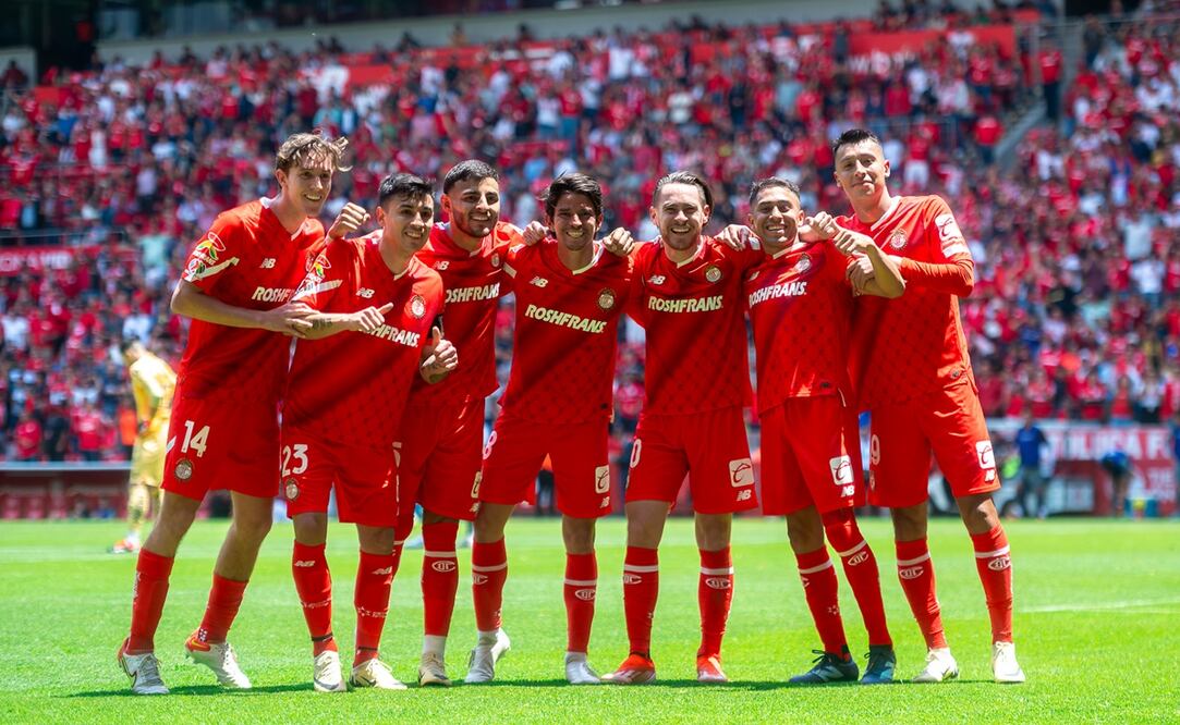 Jugadores de Toluca celebrando un gol en la victoria ante Atlas / FOTO: Imago7