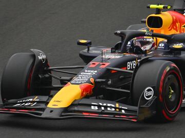 Checo Pérez tuvo otra carrera para el olvido, choca en el GP de Hungría