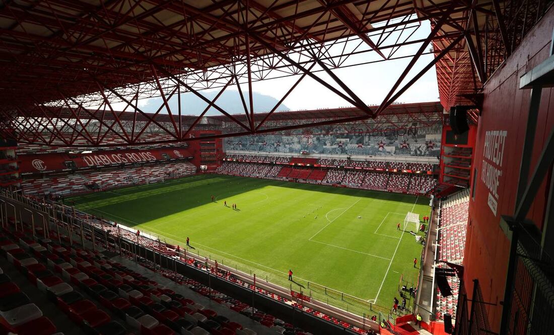 Son tres equipos de futbol que hasta el momento se mantienen sin televisora. Foto: Imago7.