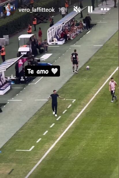 Verónica le dedicó unas palabras a Fernando Gago durante el Clásico Tapatío.  Foto: @vero_laffitteok.