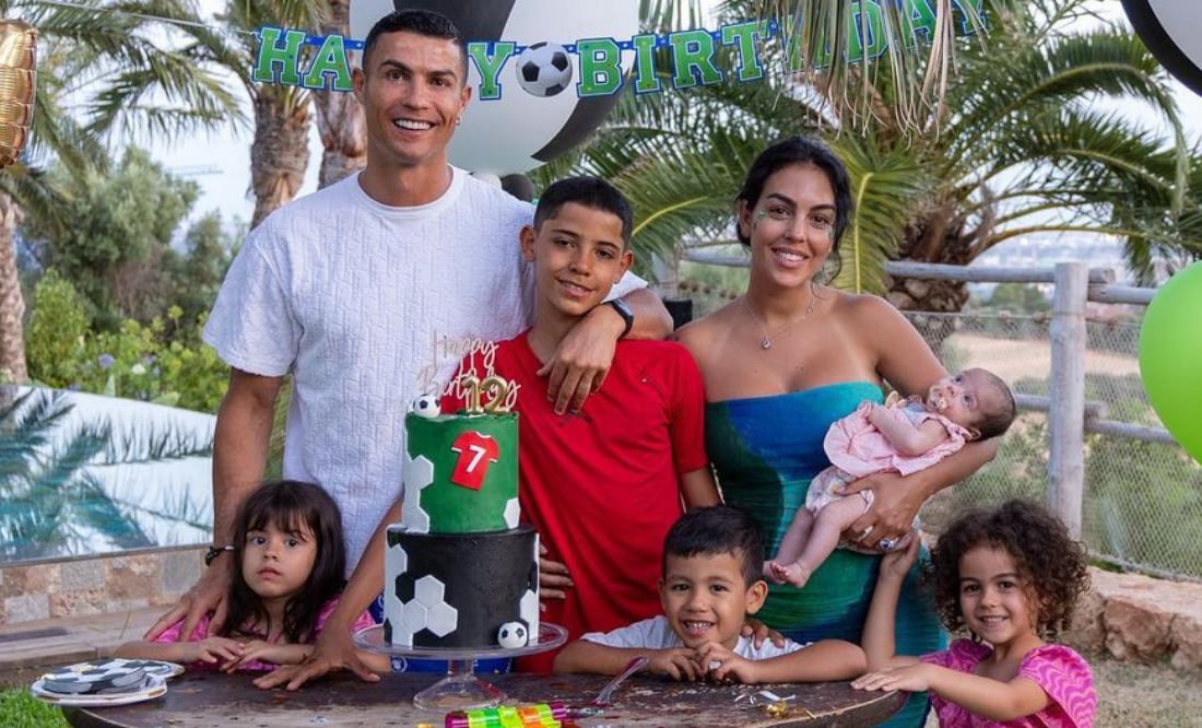 Cristiano Ronaldo, Georgina Rodríguez y su familia. Fuente: Instagram @georginagio