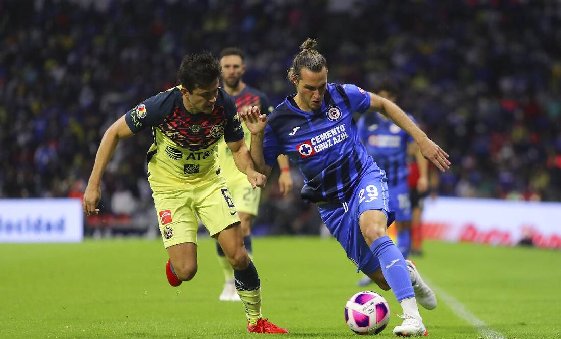 Santiago Giménez cree que la plantilla del América es superior a las demás de la Liga MX. Foto: Imago7