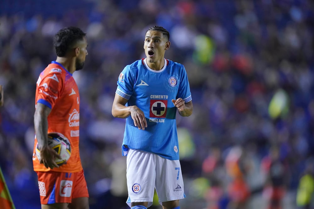 Uriel Antuna espera definir su futuro esta semana. Foto: Imago7.