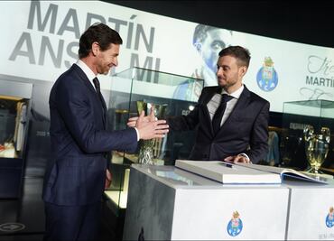 Martin Anselmi fue presentado de forma oficial como nuevo DT del Porto tras su salida de Cruz Azul