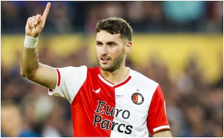 Santi Giménez arrancó el 2024 anotando con el Feyenoord en Eredivisie