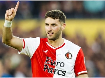 Santi Giménez arrancó el 2024 anotando con el Feyenoord en Eredivisie