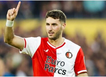 Santi Giménez arrancó el 2024 anotando con el Feyenoord en Eredivisie