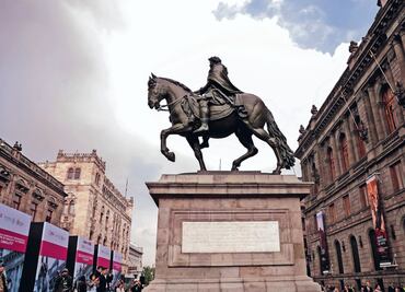 Las aventuras de “El Caballito” de Tolsá en dos siglos de historia