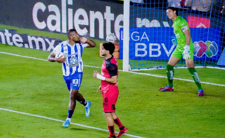 Salomón Rondón salva al Pachuca / Foto: Imago7