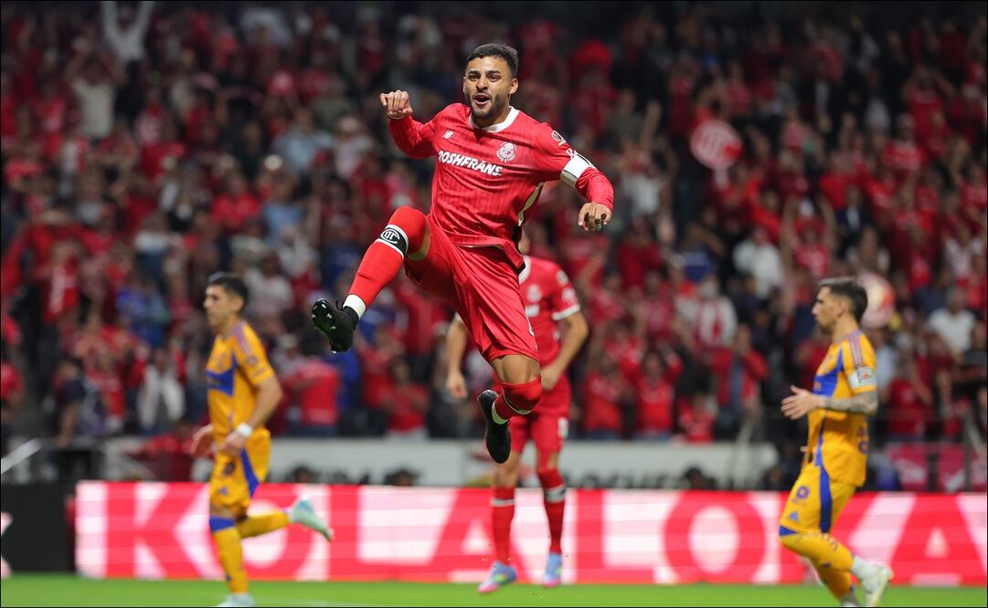 Alexis Vega celebra una de sus anotaciones en la Vuelta de la Semifinal ante Tigres. FOTO: Imago7