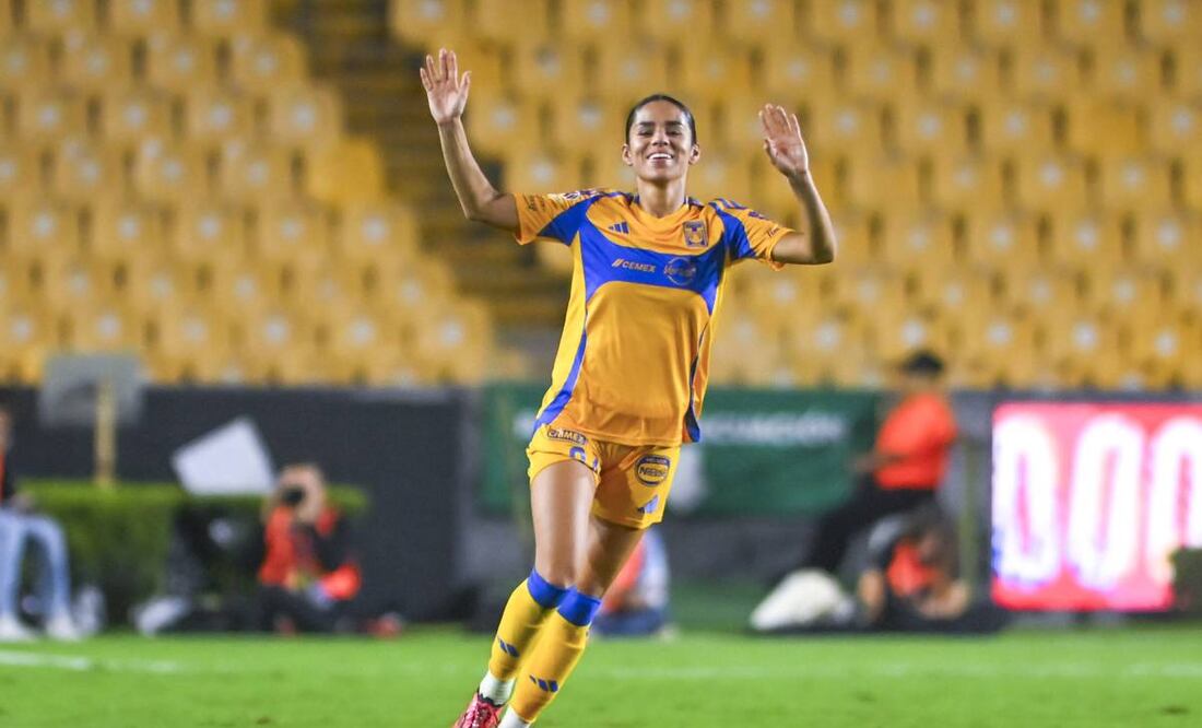 Las Amazonas pasaron por encima a Pumas. Fotos: Imago7.