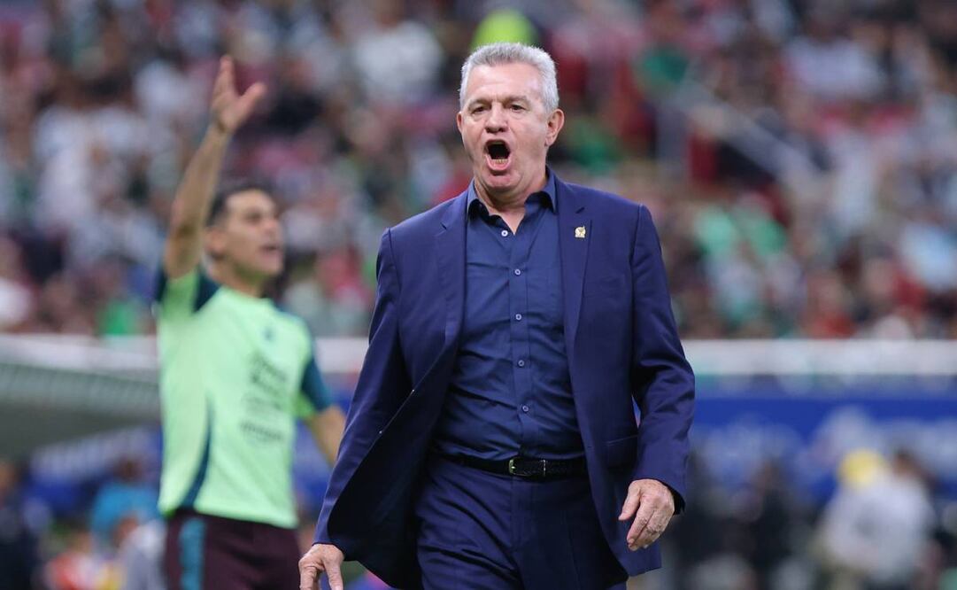 Javier Aguirre se enganchó con un jugador de Ecuador y lo insultó. Foto: Imago7