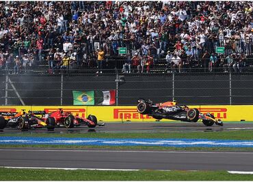 GP de México: 'Checo' Pérez choca en la primera vuelta y queda fuera de carrera