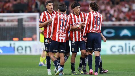 ¡Fracaso en la cancha, éxito en la grada! Chivas aumenta su asistencia como local en el año