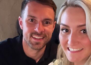 La esposa de Aaron Ramsey se sorprende en un mercado con la comida mexicana; "¿Qué es esto?"