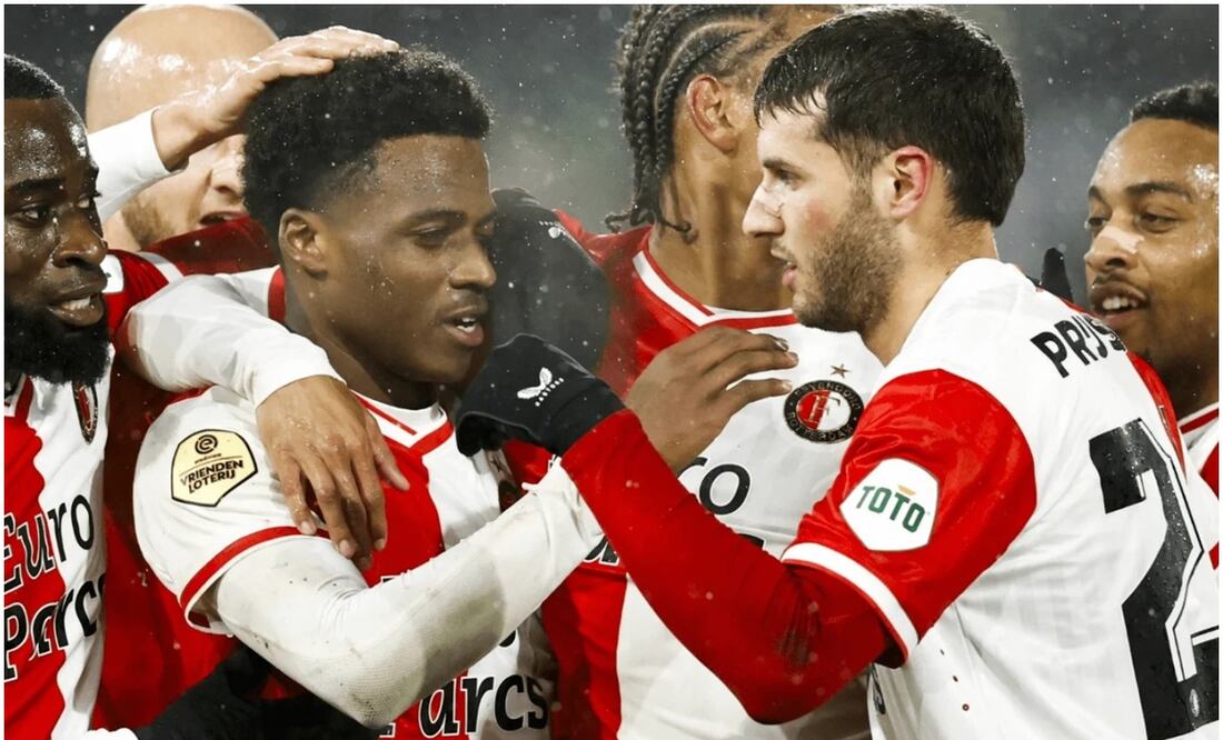Javairo Dilrosun y Santiago Giménez en el Feyenoord - Foto: Especial