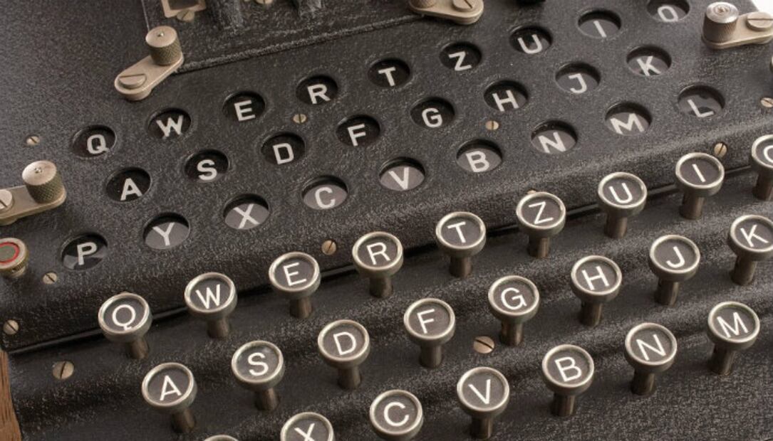 Alan Turing, el científico que salvó miles de vidas, pero por ser gay fue condenado