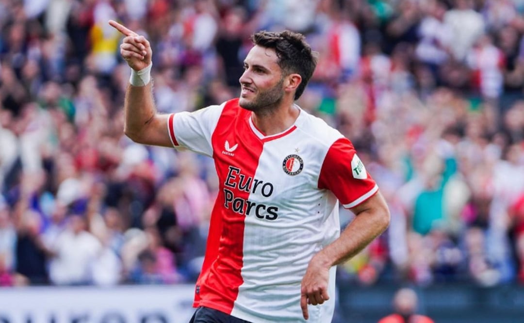 Santiago Giménez no saldrá del Feyenoord, confirma Dennis te Kloese