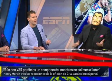 Sergio Dipp le regaló una máscara de 'La casa de papel' a Álvaro Morales para festejar atraco del América